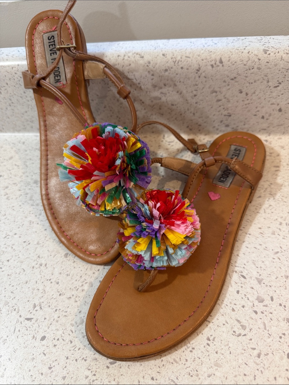 Steve Madden Sandals Colorful Pom-Pom Festival Summer Beach Coastal Flat Shoe 5